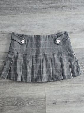 Forever 21 Gray Plaid Pleated Mini Skirt with Subtle Maroon
